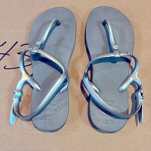HAVAIANAS sz 4/5 35-36 gray & silver flats thong strappy sandals side bu…